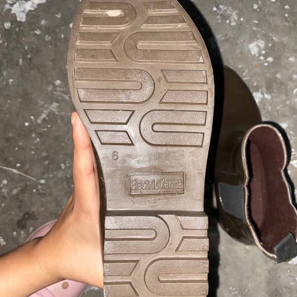 Brown rain boots - Picture 7 of 7